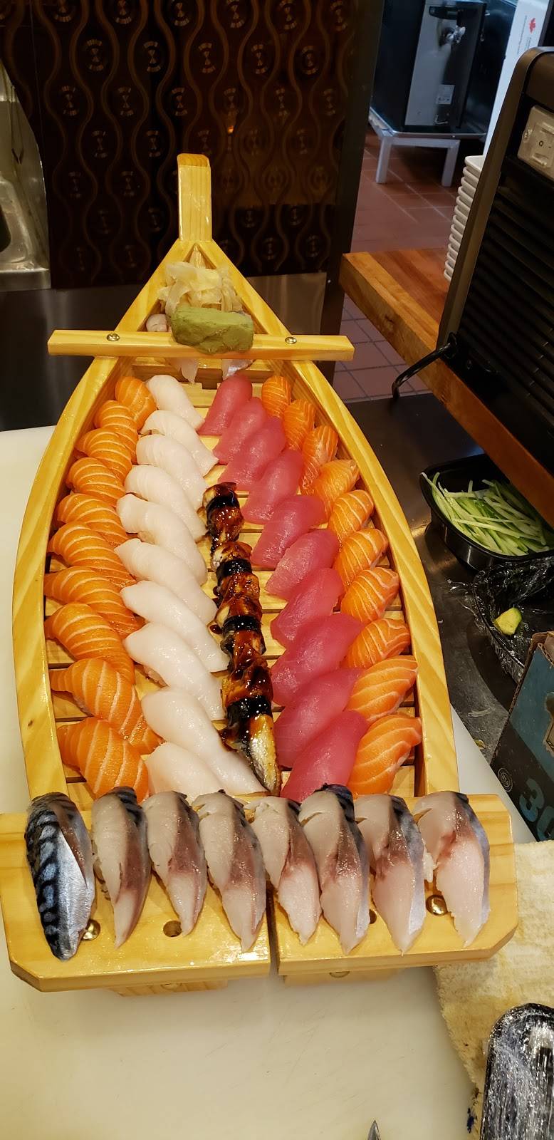 Sushi Taku-Logan Square | restaurant | 2283 N Milwaukee Ave, Chicago, IL 60647, USA | 7737998130 OR +1 773-799-8130