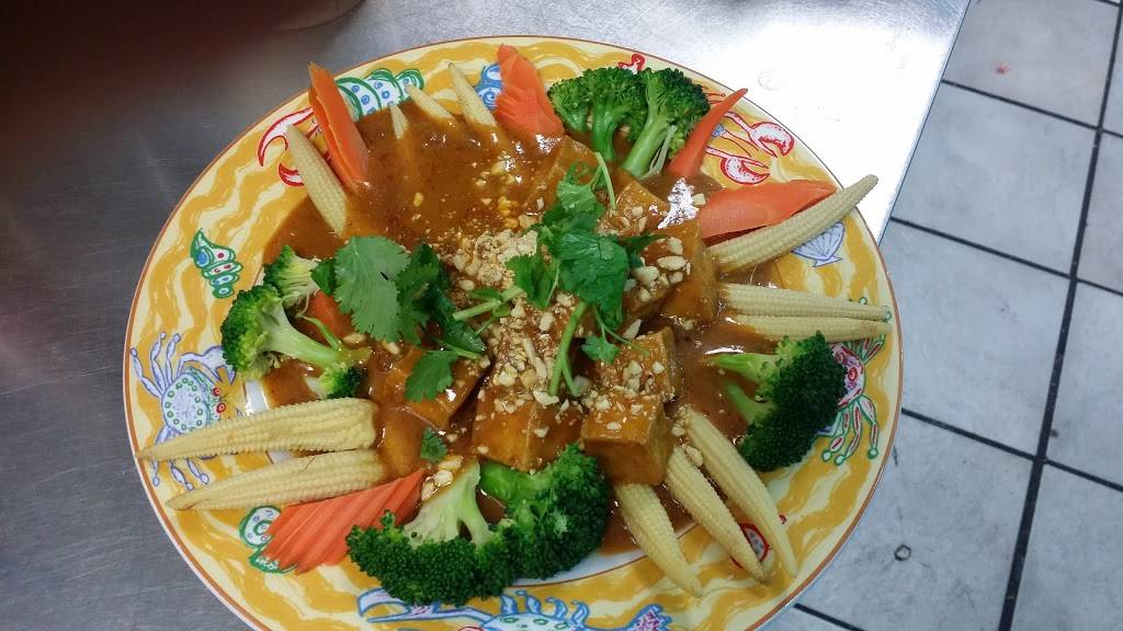 Bangkok House-Merritt Island | restaurant | 700 E Merritt Island Causeway #3, Merritt Island, FL 32952, USA | 3213055993 OR +1 321-305-5993