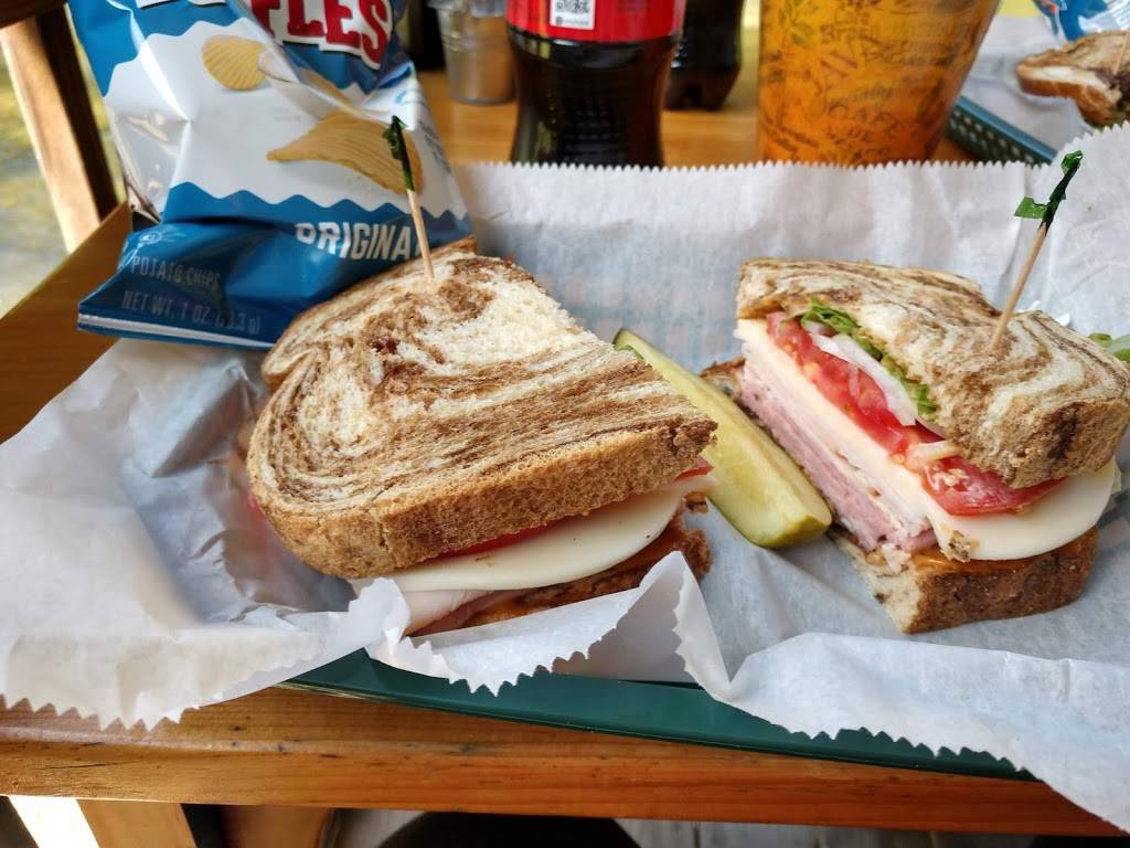 Tellico Kats Deli & Cafe | cafe | 1829 Cherohala Skyway, Tellico Plains, TN 37385, USA | 4232533411 OR +1 423-253-3411