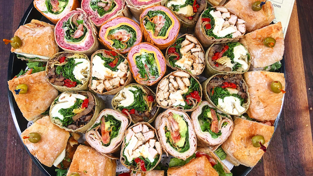 Benateris Italian Gourmet Deli & Catering | restaurant | 129-21 14th Ave, College Point, NY 11356, USA | 7184459240 OR +1 718-445-9240