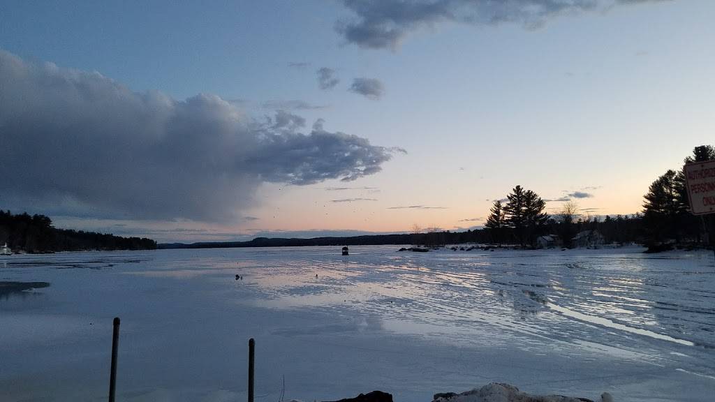 Village Tie Up Market & Deli | meal takeaway | 29 Main St, Harrison, ME 04040, USA | 2075834266 OR +1 207-583-4266