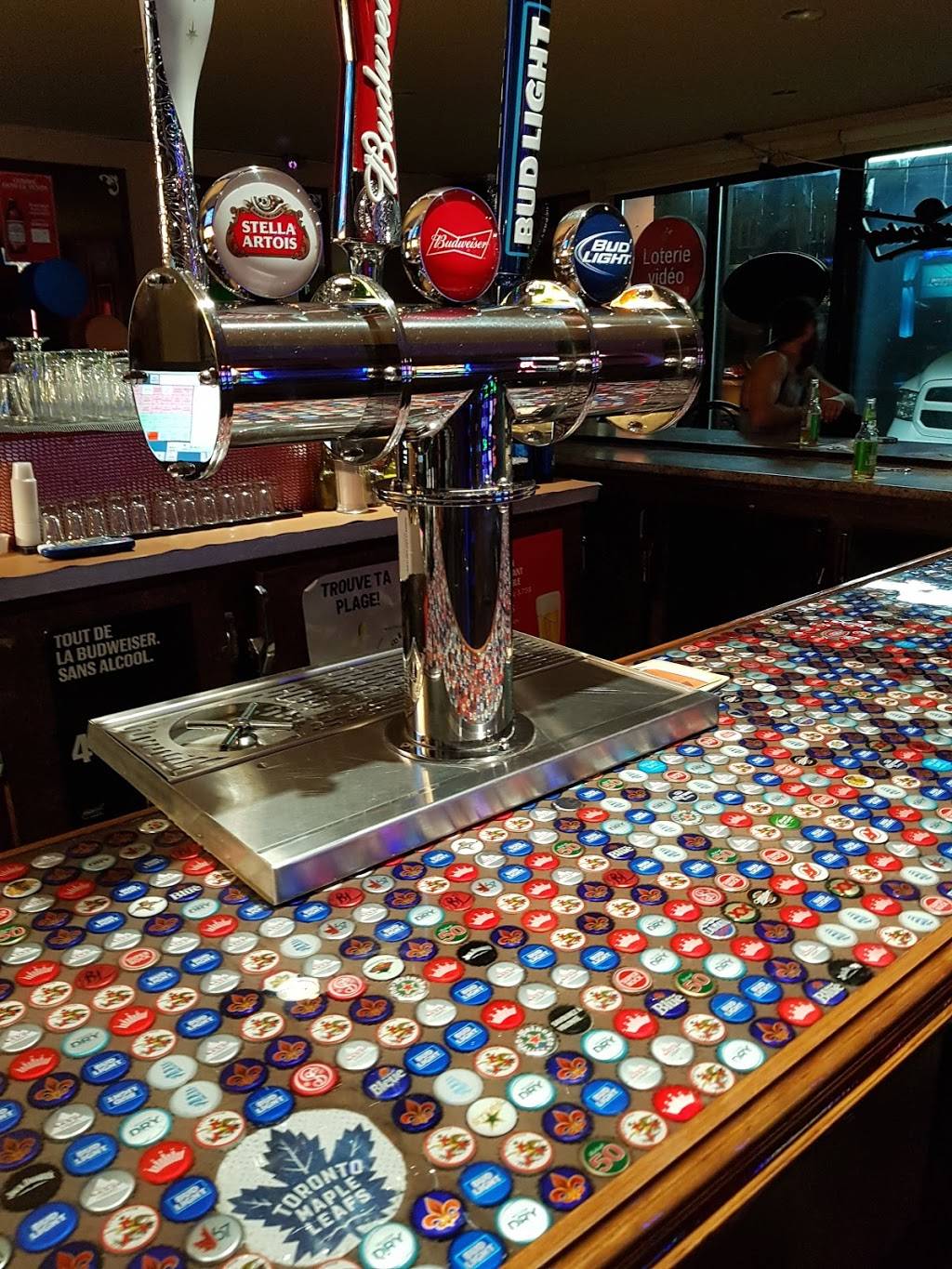 Resto Bar Le Quebecois | restaurant | 1087 Rue Saint-Louis, Gatineau, QC J8T 2R9, Canada | 8192460909 OR +1 819-246-0909