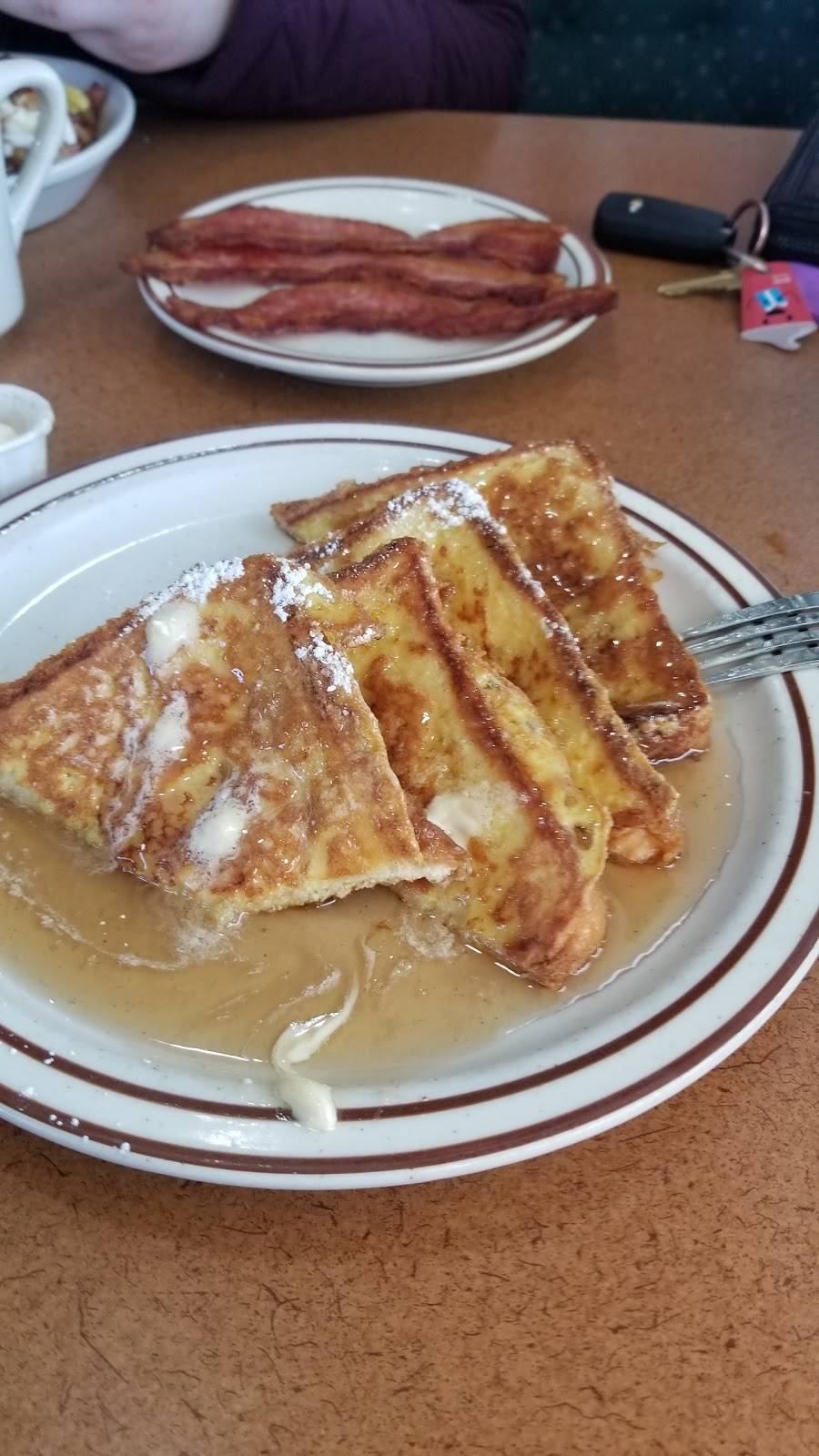 Country Cafe | cafe | 1030 Emerald Terrace, Sun Prairie, WI 53590, USA | 6088375191 OR +1 608-837-5191