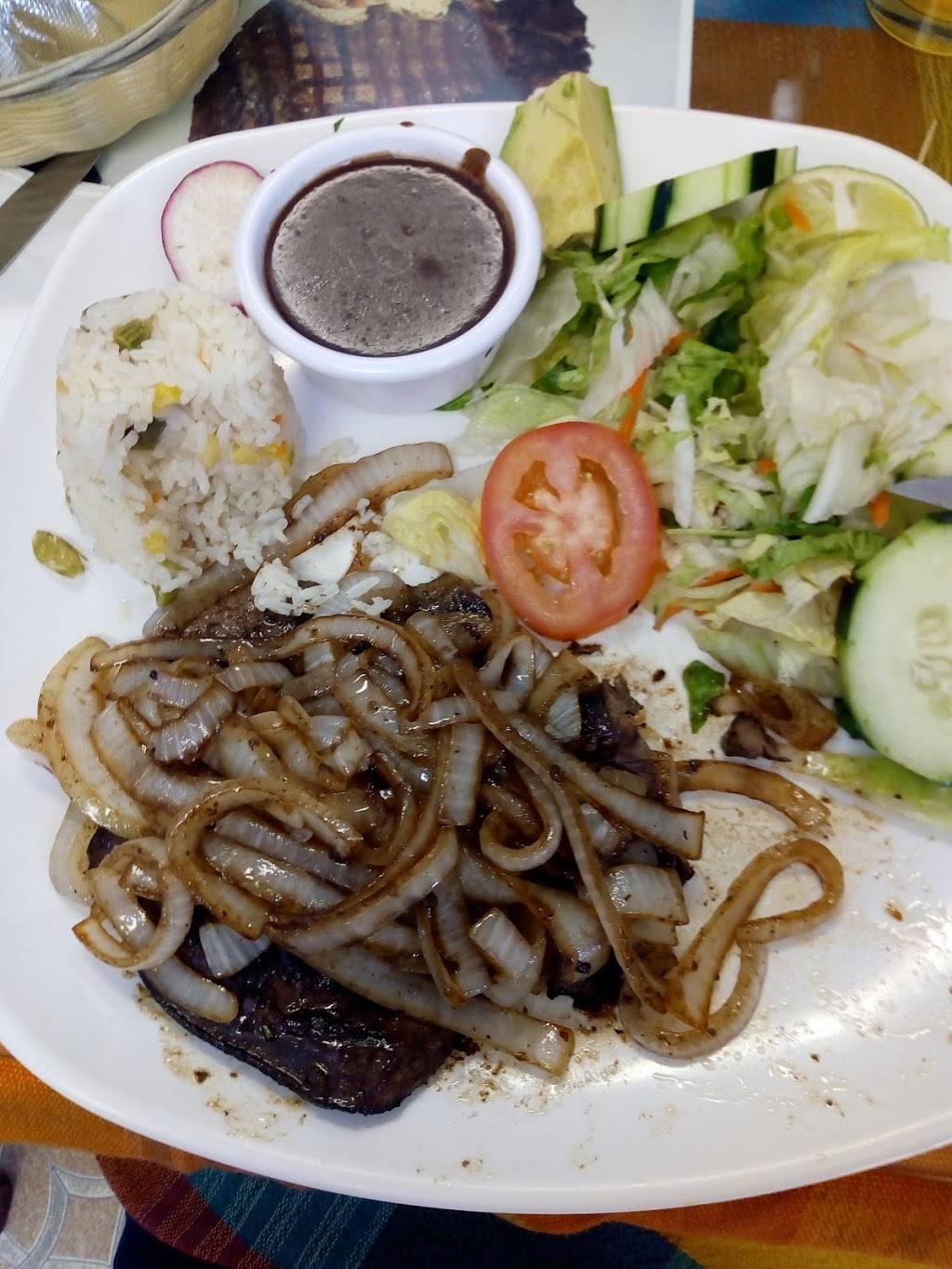 Menchitas | restaurant | 2116 South La Brea Ave, Los Angeles, CA 90016, USA | 3239343114 OR +1 323-934-3114