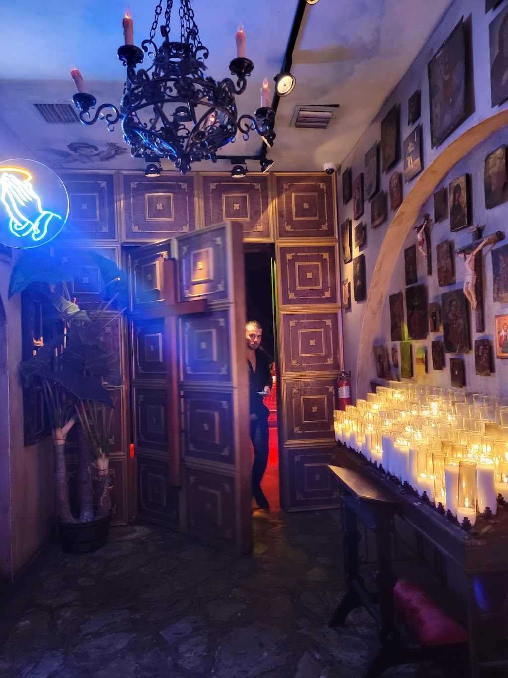 El Santo Restaurant & Don Diablo | restaurant | 1618 SW 8th St, Miami, FL 33135, USA | 7864016427 OR +1 786-401-6427