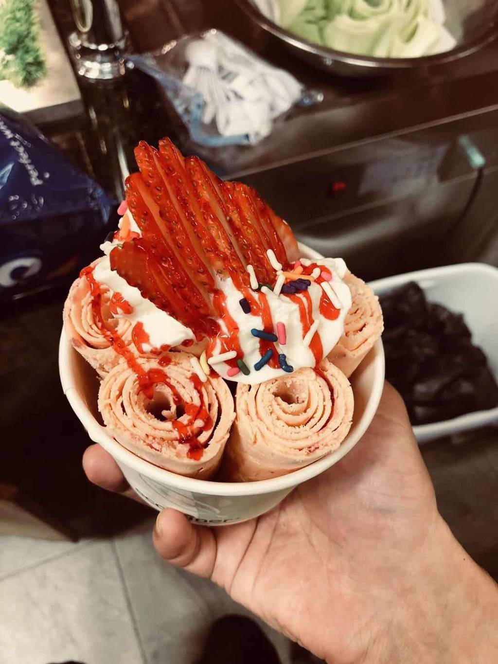 New Buffet | restaurant | 3016, 4633 W Cermak Rd, Chicago, IL 60623, USA | 7084776135 OR +1 708-477-6135