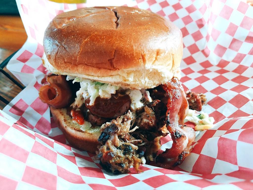 PaveMint Taphouse and Grill | restaurant | 9 S Commerce Ave, Front Royal, VA 22630, USA | 5402524707 OR +1 540-252-4707