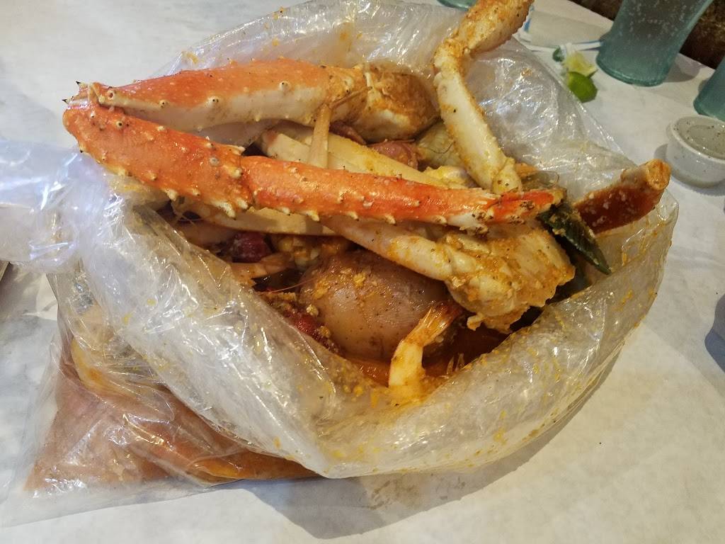 Crab Hut | restaurant | 4646 Convoy St #106a, San Diego, CA 92111, USA | 8585651678 OR +1 858-565-1678