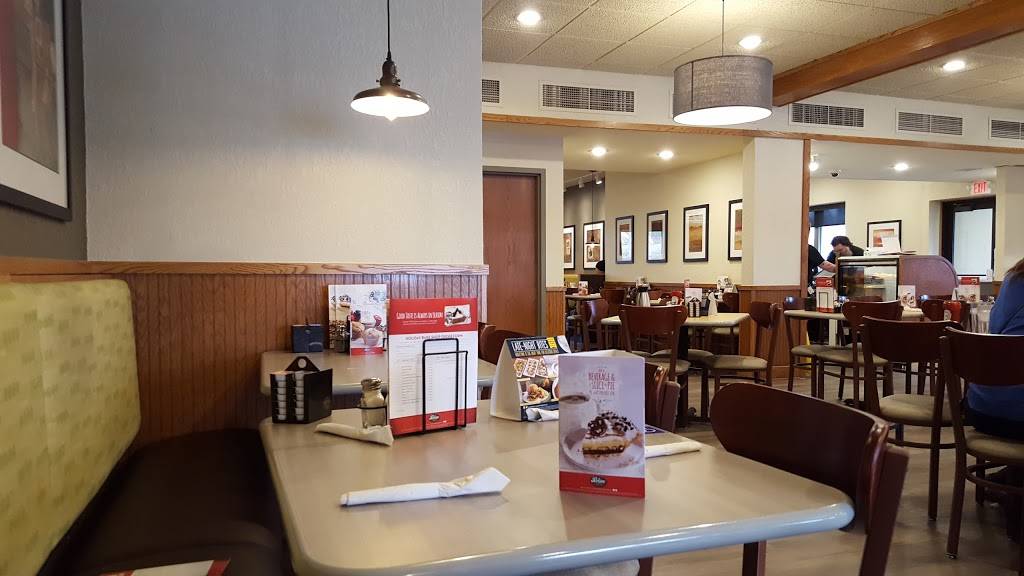 Perkins Restaurant & Bakery | restaurant | 1365 S Robert St, West St Paul, MN 55118, USA | 6514571331 OR +1 651-457-1331