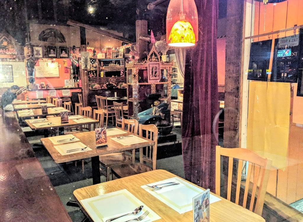 Bai Som Thai Kitchen | restaurant | 2121 Clement St, San Francisco, CA 94121, USA | 4157515332 OR +1 415-751-5332