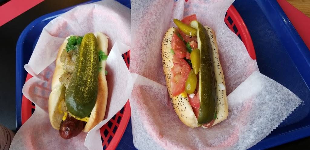 Hot"G"Dog | restaurant | 5009 N Clark St, Chicago, IL 60640, USA | 7732093360 OR +1 773-209-3360