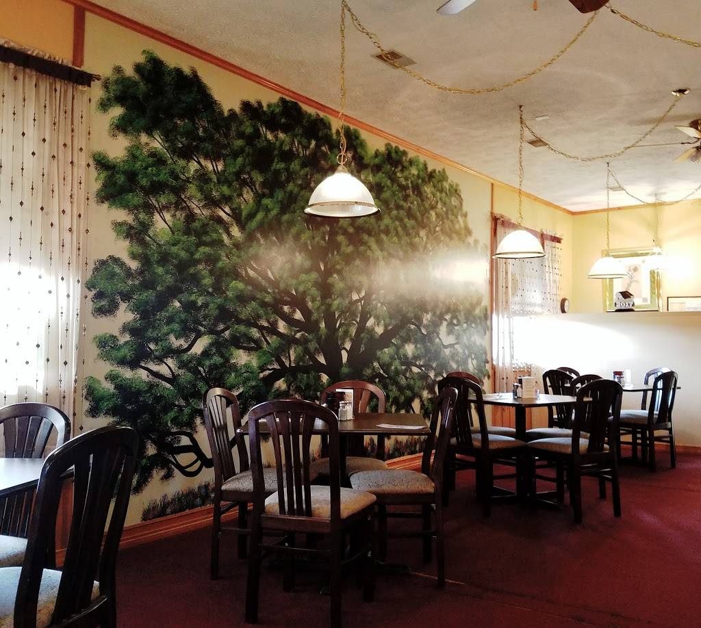 The Brass Lantern Restaurant and Lounge | night club | 79 Chestnut Hill Rd, Crossville, TN 38555, USA | 9314847657 OR +1 931-484-7657