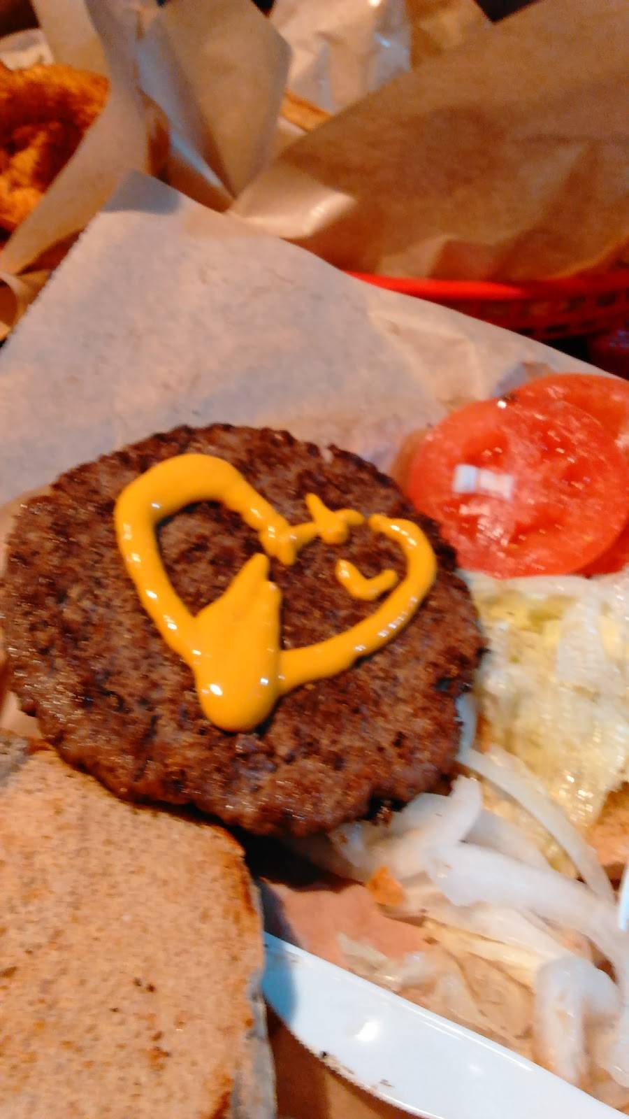 Armadillos Texas Style Burgers-City Base | restaurant | 2619 SE Military Dr, San Antonio, TX 78223, USA | 2106177797 OR +1 210-617-7797