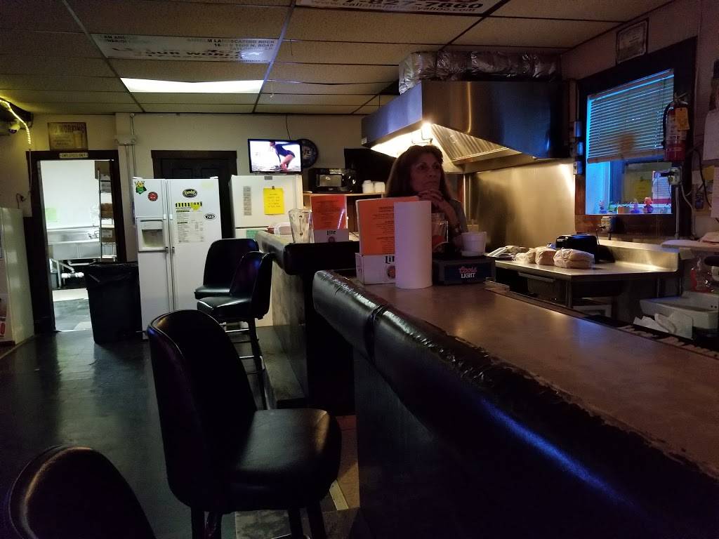 One More Bar & Grill | restaurant | 315 S West St, Stonington, IL 62567, USA | 2173253532 OR +1 217-325-3532