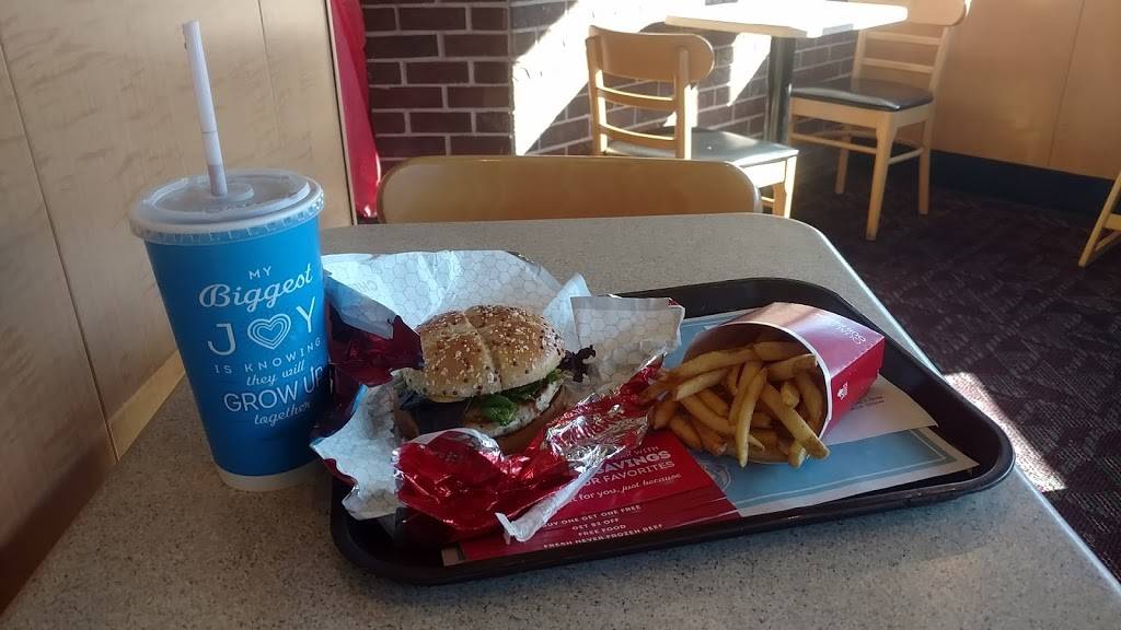 Wendys | restaurant | 6404 W Kellogg Dr, Wichita, KS 67209, USA | 3169454773 OR +1 316-945-4773