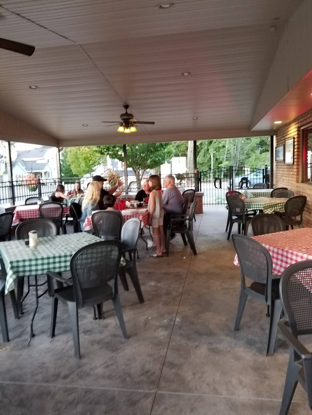 Red Devil Restaurant | restaurant | 104 S Broad St, Holly, MI 48442, USA | 2486344422 OR +1 248-634-4422