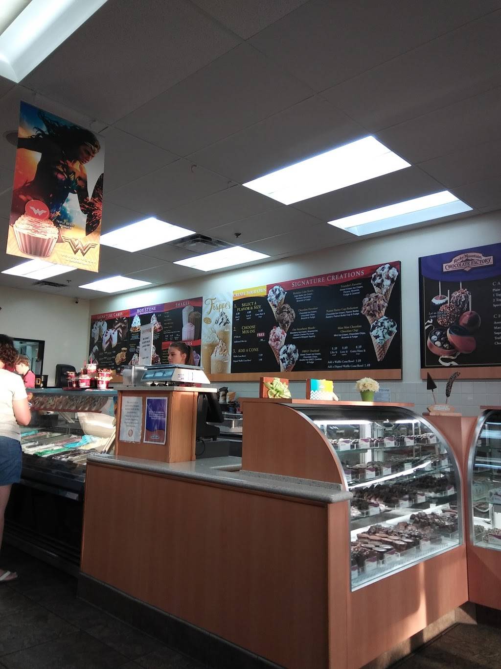 Cold Stone Creamery | bakery | 9918 W Happy Valley Rd #203, Peoria, AZ 85383, USA | 6235661400 OR +1 623-566-1400