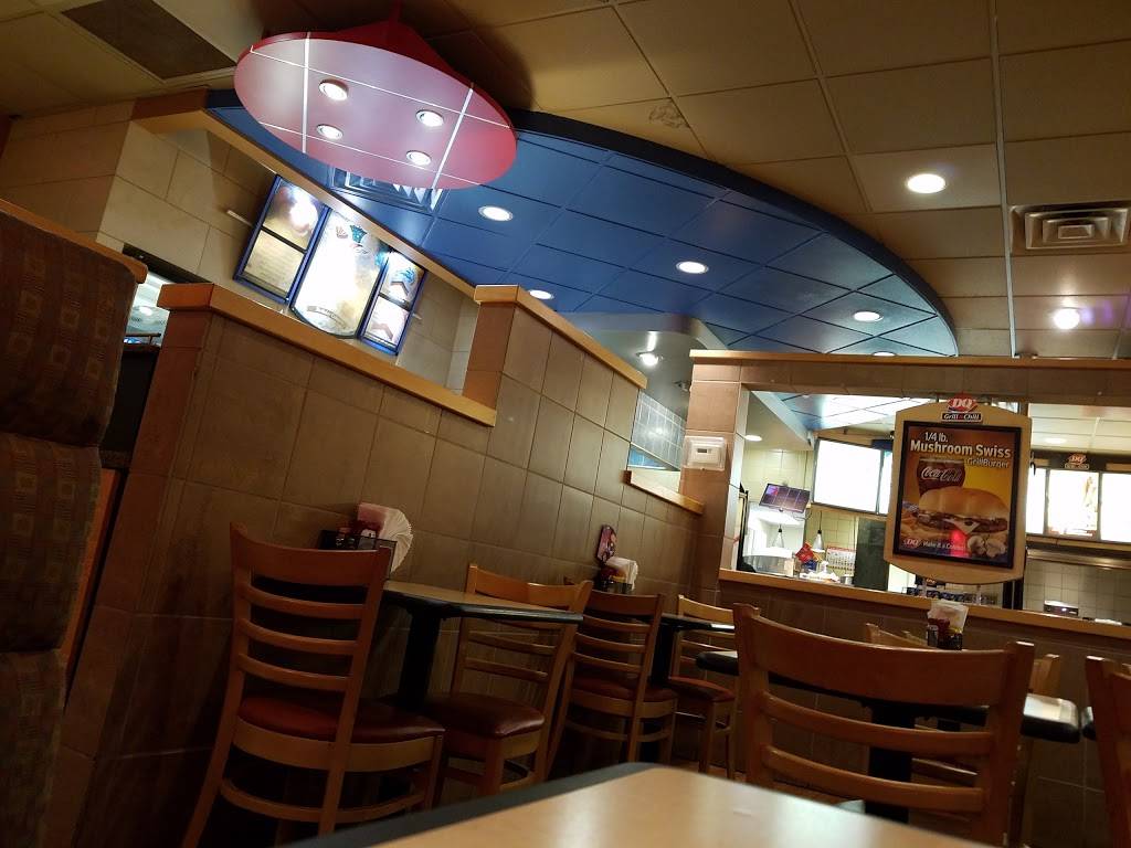 Dairy Queen Grill & Chill | restaurant | 1601 Sandy Hollow Rd, Rockford, IL 61109, USA | 8153983303 OR +1 815-398-3303