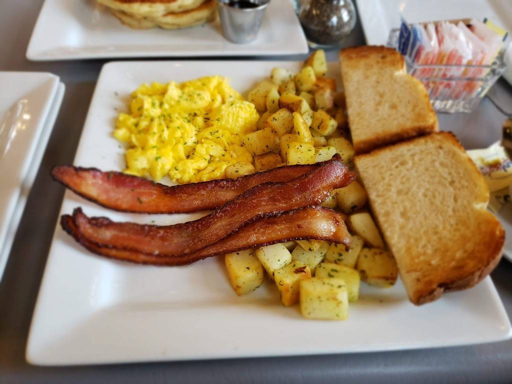 Rochester Brunch House | restaurant | 301 Walnut Blvd, Rochester, MI 48307, USA | 2486561600 OR +1 248-656-1600