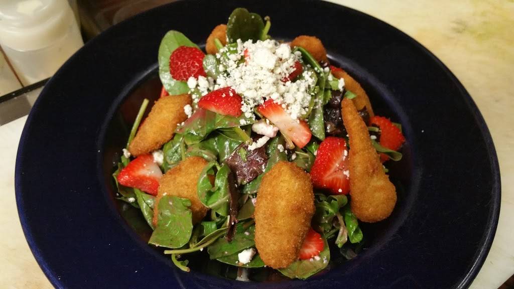 McGillicuddys | restaurant | 84 Main St, New Paltz, NY 12561, USA | 8452569289 OR +1 845-256-9289