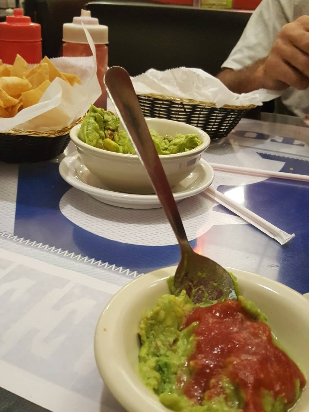 El México Cafe | restaurant | 2544 S Seneca St, Wichita, KS 67217, USA | 3165588220 OR +1 316-558-8220