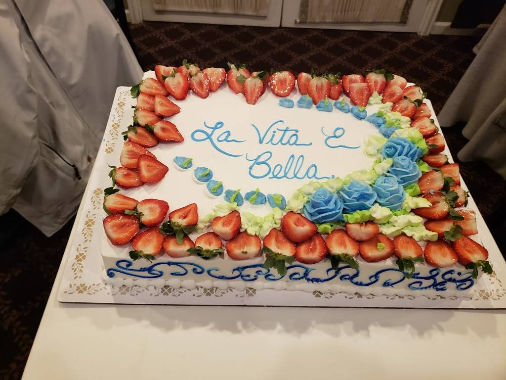 La Famiglia | restaurant | 641 Old Country Rd, Plainview, NY 11803, USA | 5169382050 OR +1 516-938-2050