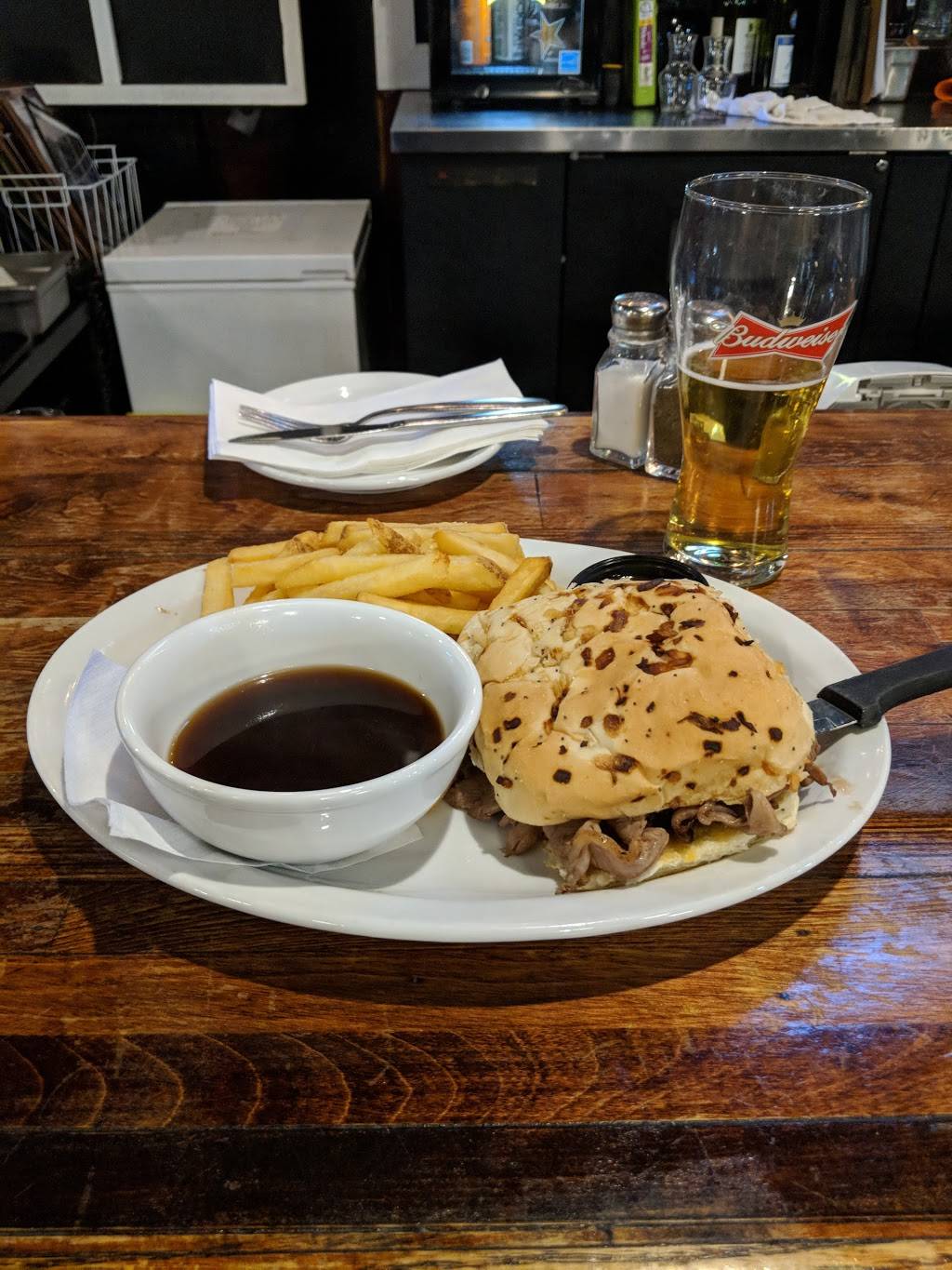 St. Thomas Roadhouse Bar and Grill | restaurant | 837 Talbot St, St Thomas, ON N5P 1E4, Canada | 5196372220 OR +1 519-637-2220