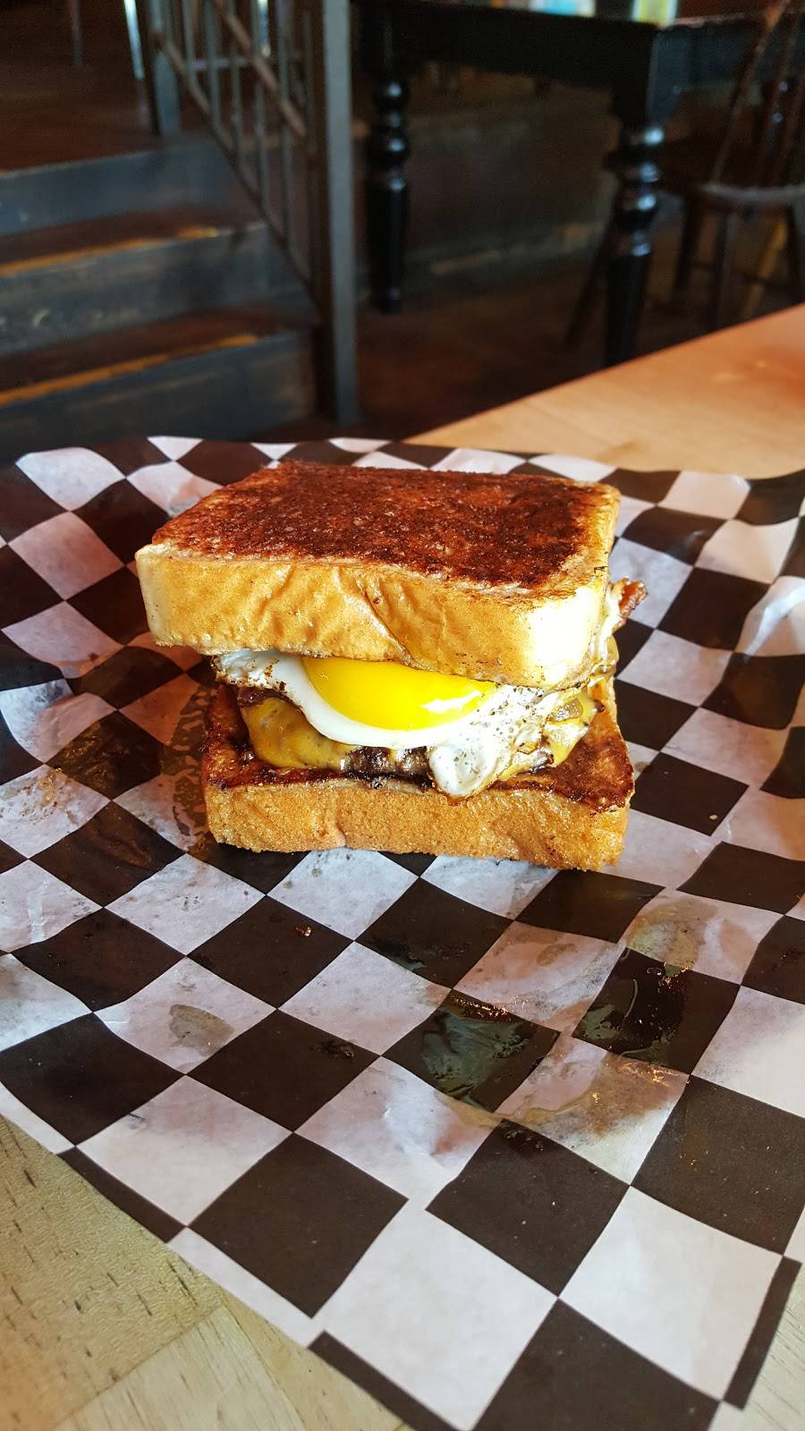 Highlander Bar and Grill | restaurant | 5562 Fredericksburg Rd, San Antonio, TX 78229, USA | 2103404577 OR +1 210-340-4577