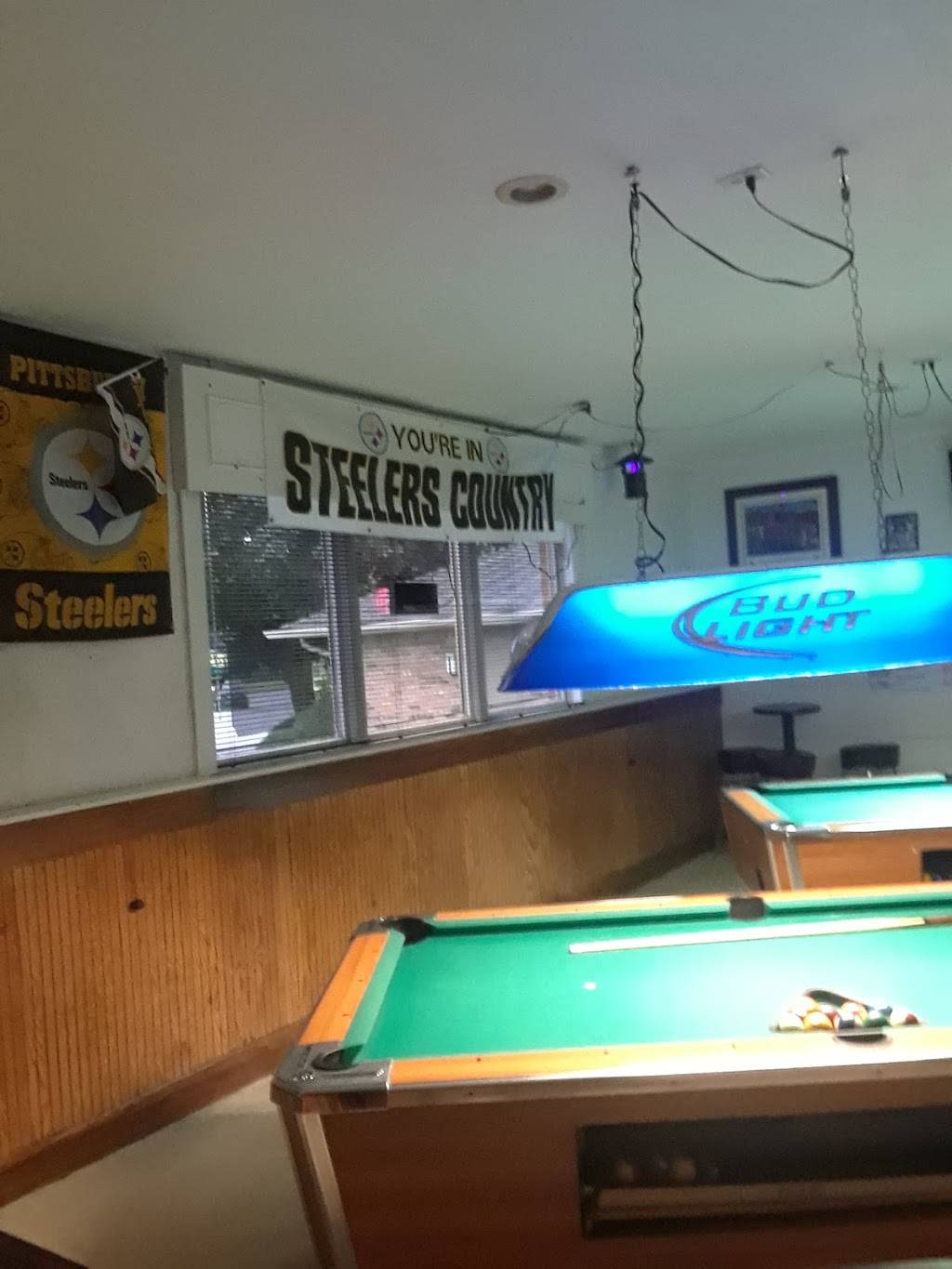 19th Hole | restaurant | 303 E Tillman Rd, Fort Wayne, IN 46816, USA | 2603875428 OR +1 260-387-5428