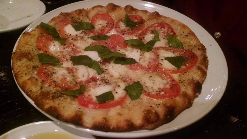 Carrabbas Italian Grill | restaurant | 175 Marketplace Dr, Johnson City, TN 37604, USA | 4232322858 OR +1 423-232-2858