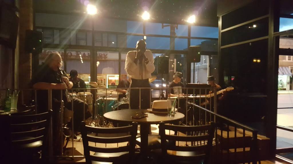 Ravens Place | restaurant | 13031 Western Ave, Blue Island, IL 60406, USA | 7083712357 OR +1 708-371-2357