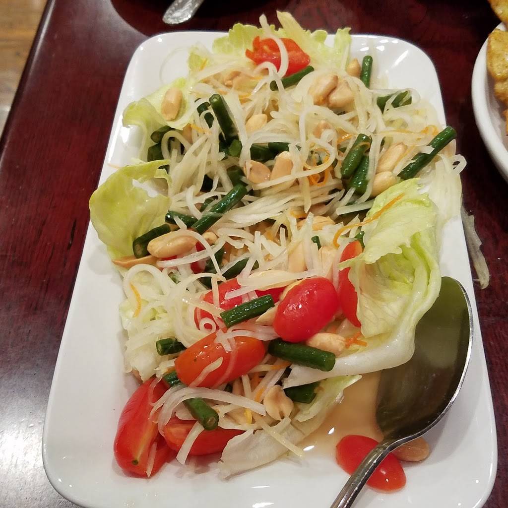 Tiparos Thai Cuisine & Sushi Bar | restaurant | 1540 N Clark St, Chicago, IL 60610, USA | 3127129900 OR +1 312-712-9900