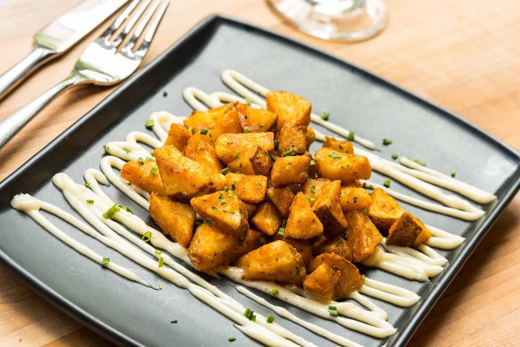 AC Lounge at AC Hotel Boston North | night club | 95 Station Landing, Medford, MA 02155, USA | 7812195510 OR +1 781-219-5510