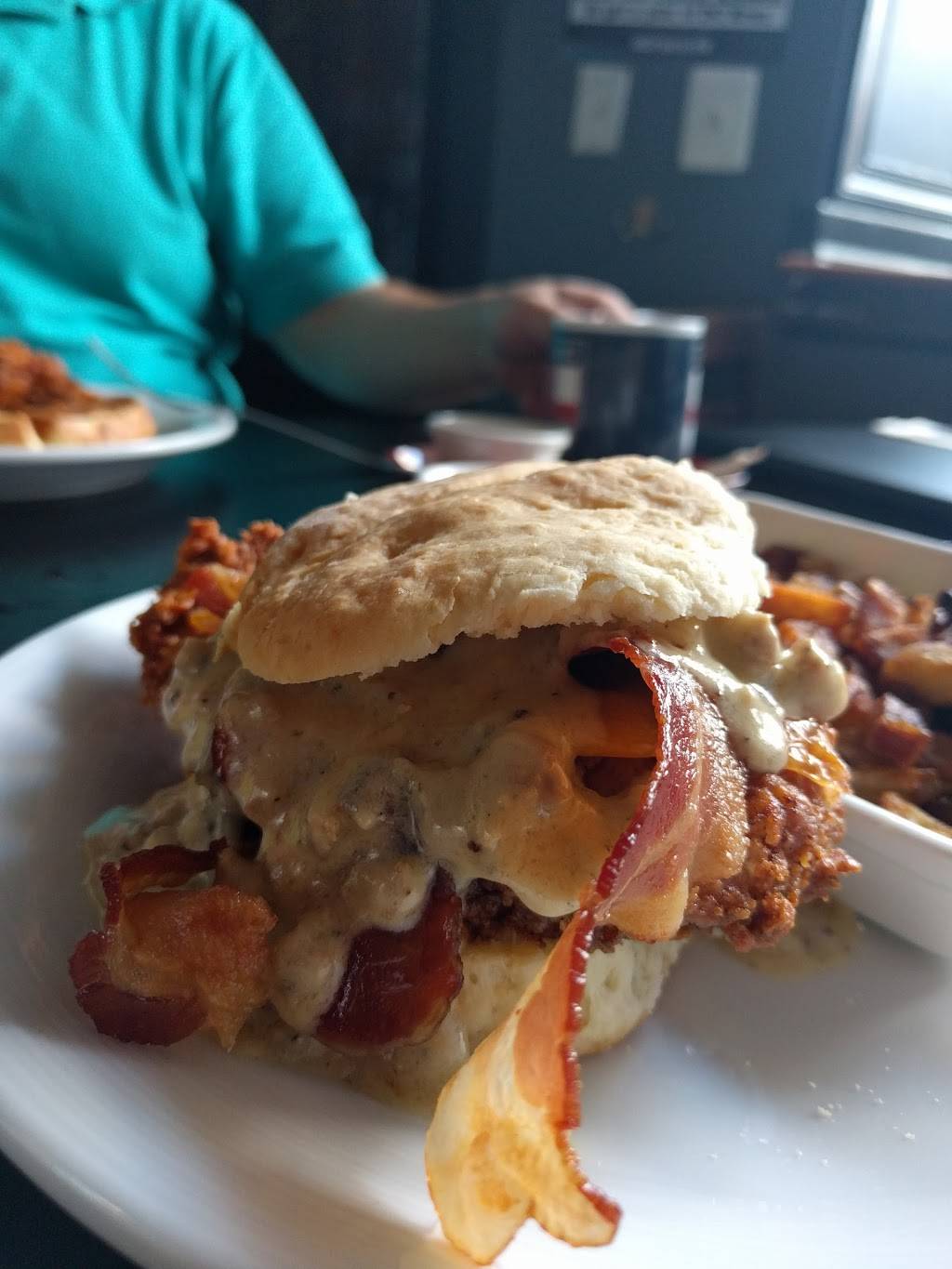 Crisp Kitchen + Bar | restaurant | 1837 1st St NW, Washington, DC 20001, USA | 2028539115 OR +1 202-853-9115