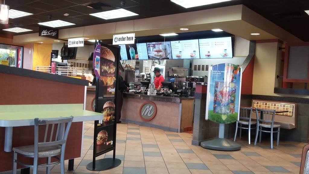 McDonalds | cafe | 630 W Sample Rd, Pompano Beach, FL 33064, USA | 9549433055 OR +1 954-943-3055