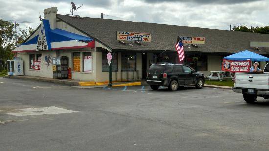 Eagle Express Liquor & Deli | meal takeaway | 9576 E Highland Rd, Howell, MI 48843, USA | 8106326880 OR +1 810-632-6880