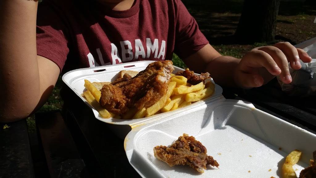 Corrys Restaurant | restaurant | 1800 24th St SW, Birmingham, AL 35211, USA | 2052024163 OR +1 205-202-4163