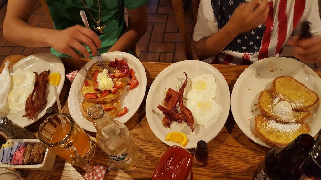 Cracker Barrel Old Country Store | restaurant | 980 E Ash St, Piqua, OH 45356, USA | 9377736605 OR +1 937-773-6605