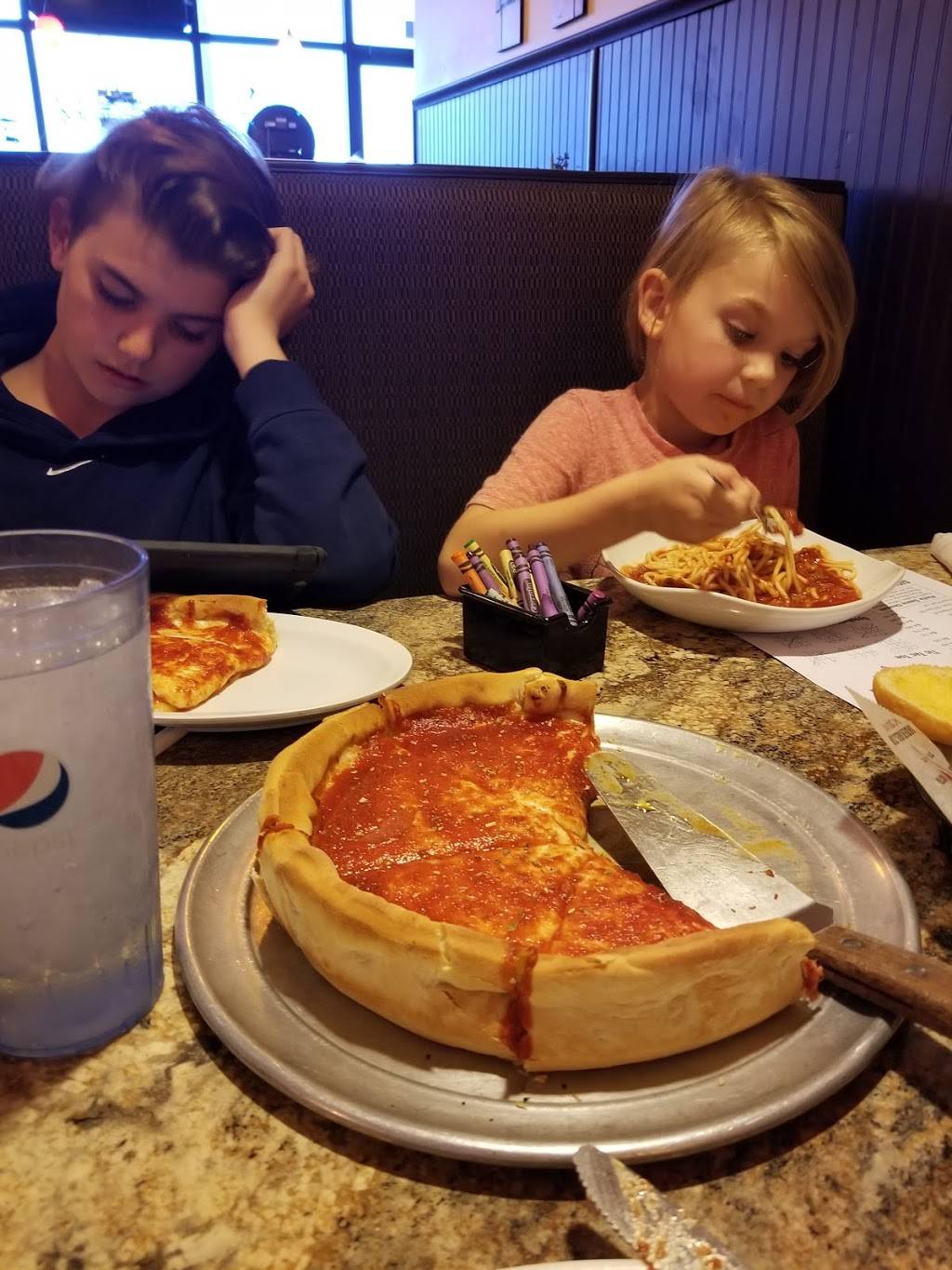 Joes Pizza and Pasta | restaurant | 904 Edwardsville Rd, Troy, IL 62294, USA | 6186676700 OR +1 618-667-6700