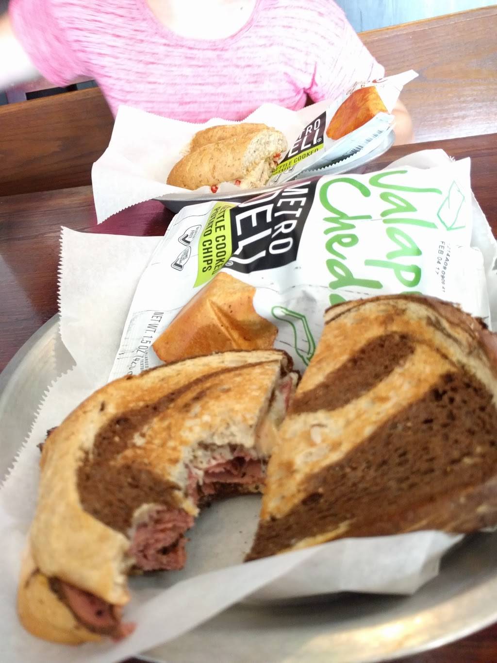 Noras | meal takeaway | 1136 Tamm Ave, St. Louis, MO 63139, USA | 3146452706 OR +1 314-645-2706