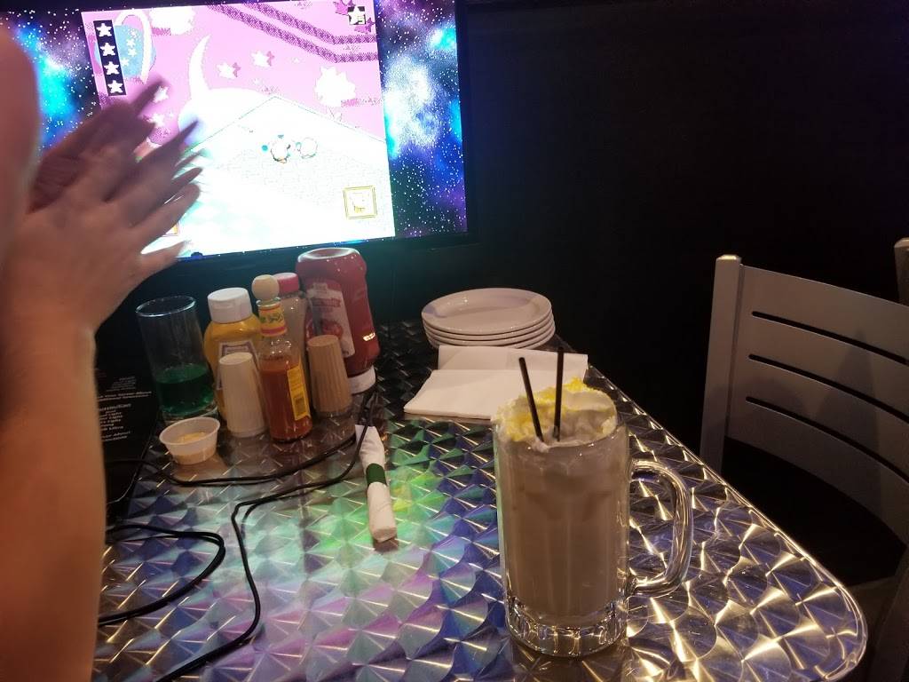 Geeked Out Pub and Grille | restaurant | 1439 Town Center Blvd, Brunswick, OH 44212, USA | 3307413377 OR +1 330-741-3377