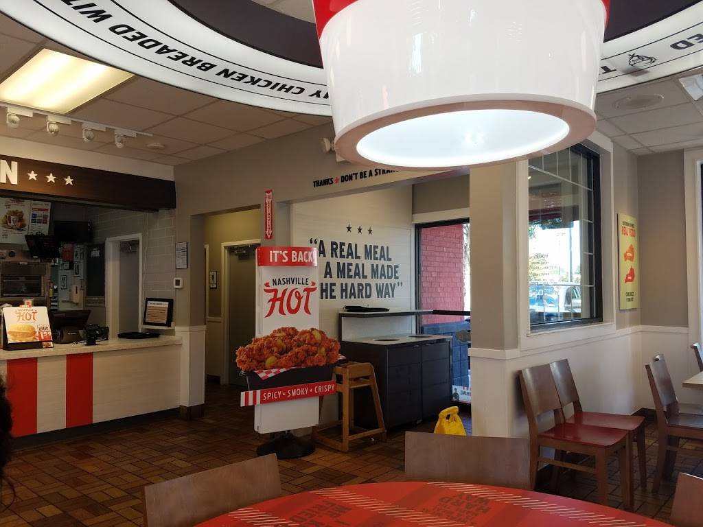 KFC | restaurant | 2150 Barnett Shoals Rd, Athens, GA 30605, USA | 7065494371 OR +1 706-549-4371