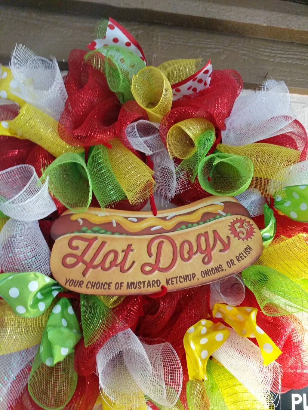 A Js Hot Dogs & Gyros | restaurant | 710 Theodore St, Crest Hill, IL 60403, USA | 8157740100 OR +1 815-774-0100