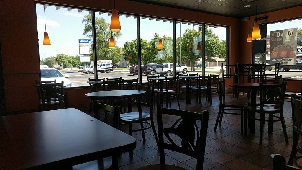 Taco Bell | meal takeaway | 1403 N Main St, Newton, KS 67114, USA | 3162835510 OR +1 316-283-5510