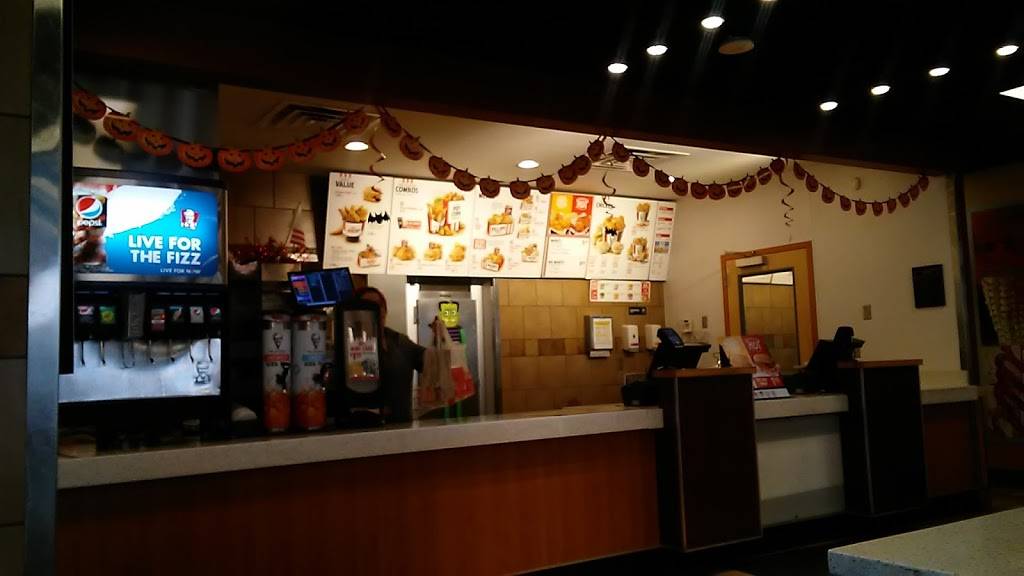 KFC | restaurant | 13715 Q St, Omaha, NE 68137, USA | 4028952600 OR +1 402-895-2600