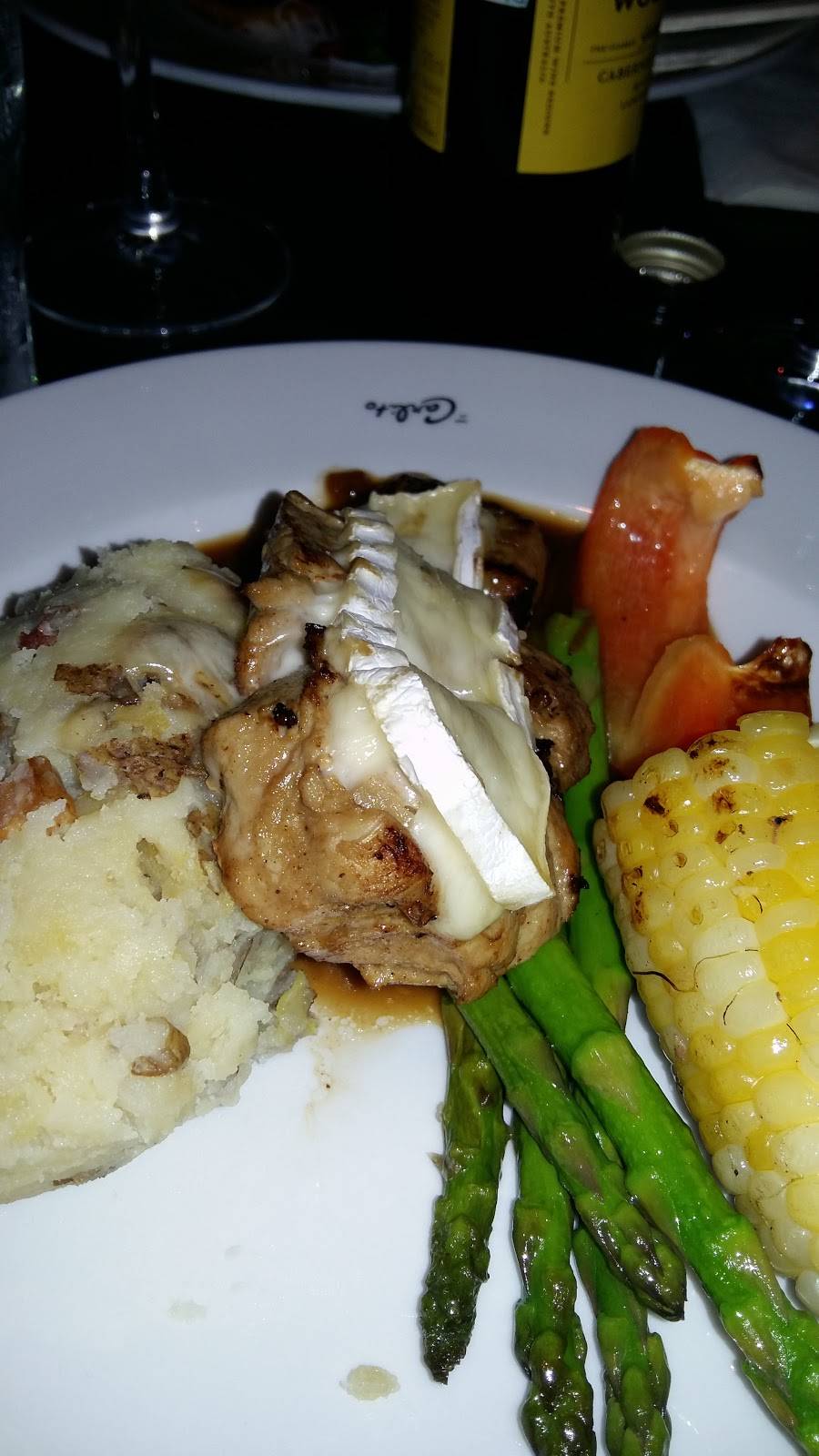 Le Trèfle | restaurant | 363 Rue des Forges, Trois-Rivières, QC G9A 2G9, Canada | 8193703636 OR +1 819-370-3636