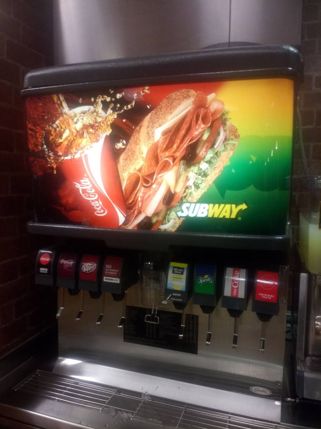 Subway | restaurant | 2977 Henry St, Muskegon, MI 49441, USA | 2317332542 OR +1 231-733-2542