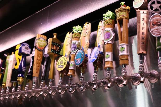 Taco Mac | restaurant | 573 Main St NE, Atlanta, GA 30324, USA | 4045745813 OR +1 404-574-5813