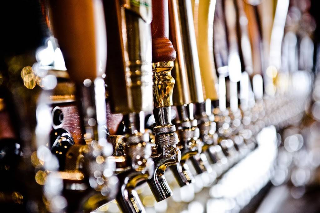 Grind House Bar & Grill | restaurant | 1500 N McMullen Booth Rd a13, Clearwater, FL 33759, USA | 7277265577 OR +1 727-726-5577