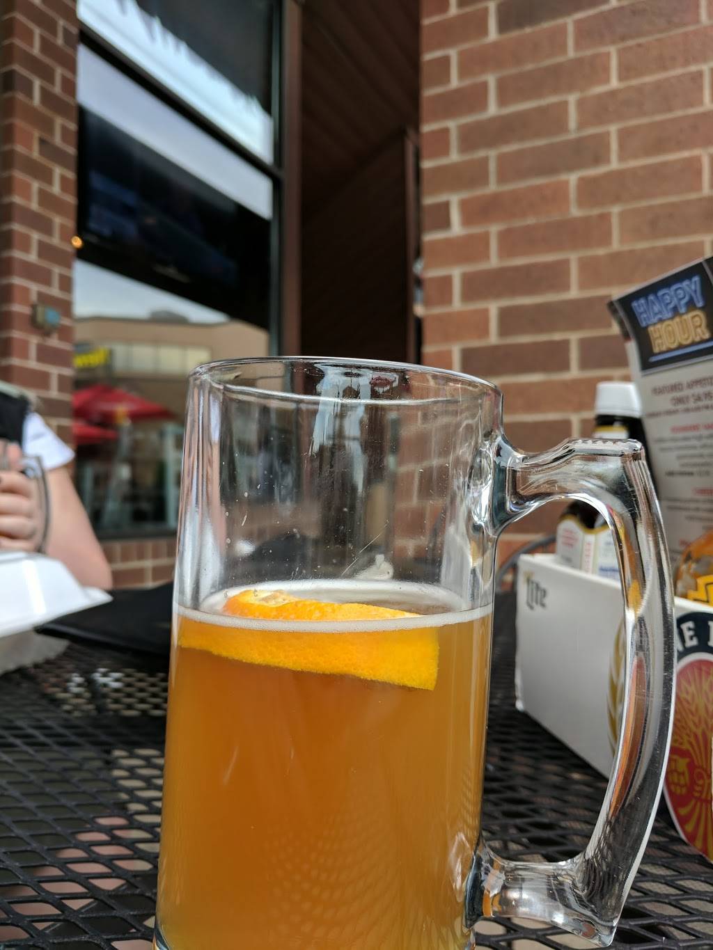 Rounders Sports Bar & Grill | restaurant | 414 S Front St, Mankato, MN 56001, USA | 5073887767 OR +1 507-388-7767